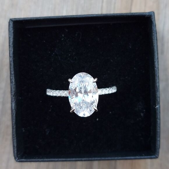 5 Carat Simulated Diamond Oval Sterling Silver Engagement Ring - Picture 1 of 16